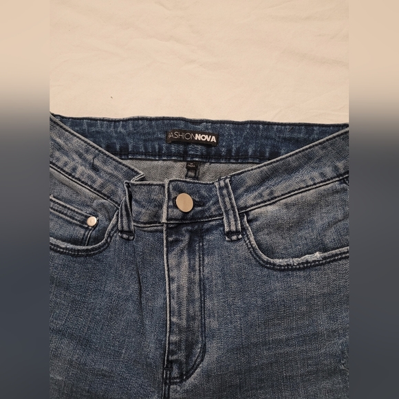 Jeans - Picture 2 of 3